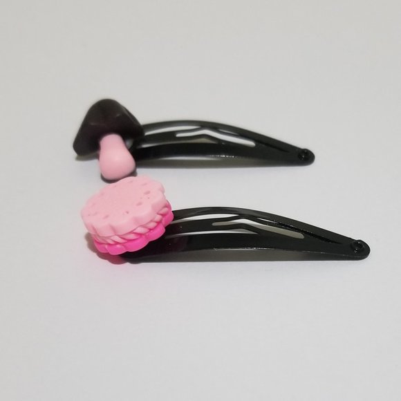 Set of Cute Hair Clips - Picture 3 of 3